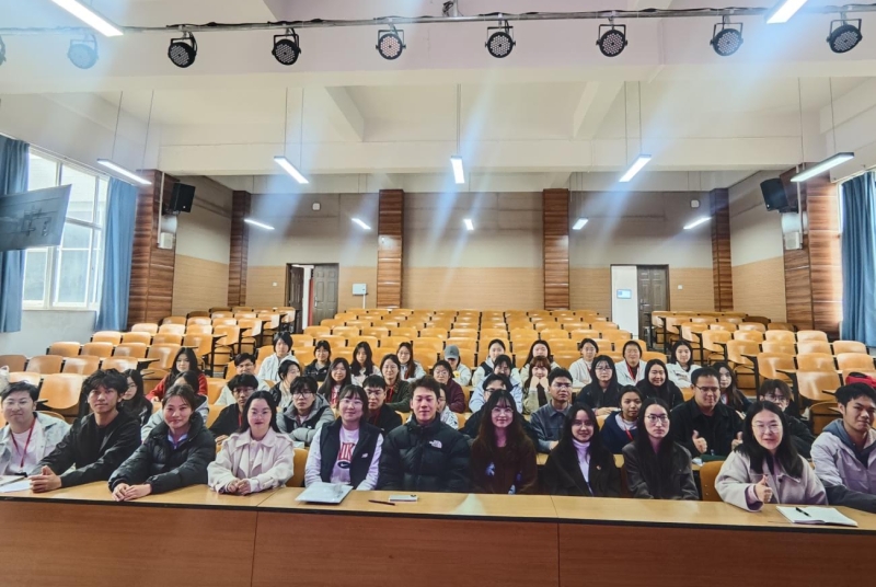 大学生马克思主义自主学习研究基地召开2025-2026学年下学期师生见面会暨总结规划大会图片3(1)