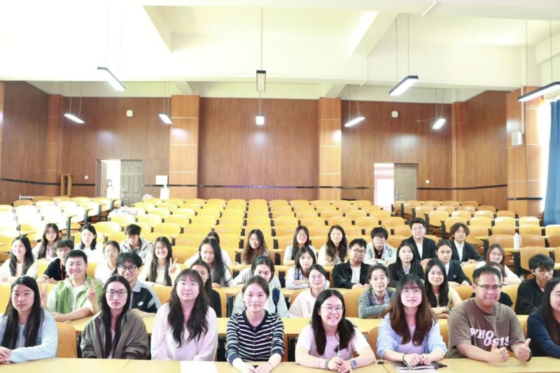 大学生马克思主义自主学习研究基地举办“青春领航 · 筑梦未来”思政课现场讲课图片4 大学生马克思主义自主学习研究基地举办“青春领航 · 筑梦未来”思政课现场讲课图片4